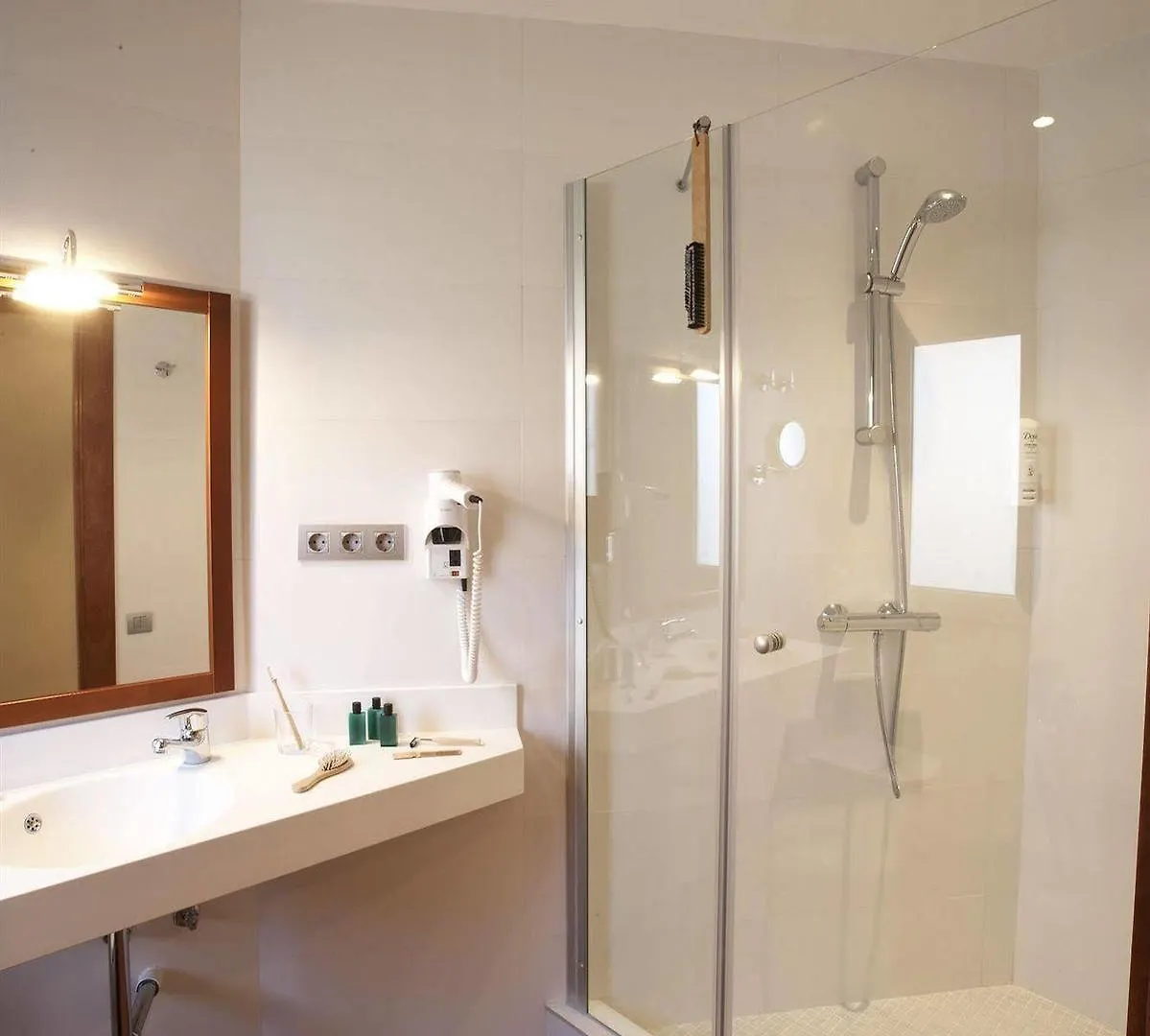 Madanis Apartamentos L'Hospitalet de Llobregat Spain