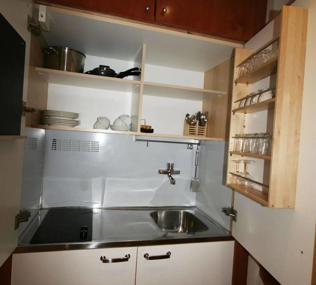Madanis Apartamentos L'Hospitalet de Llobregat 0*,