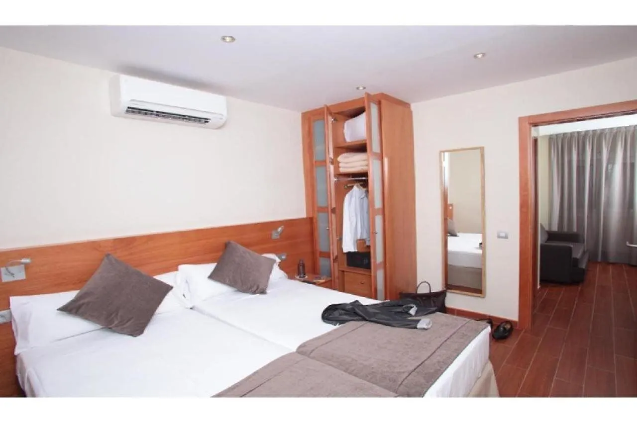 Madanis Apartamentos L'Hospitalet de Llobregat 0*,  Spain